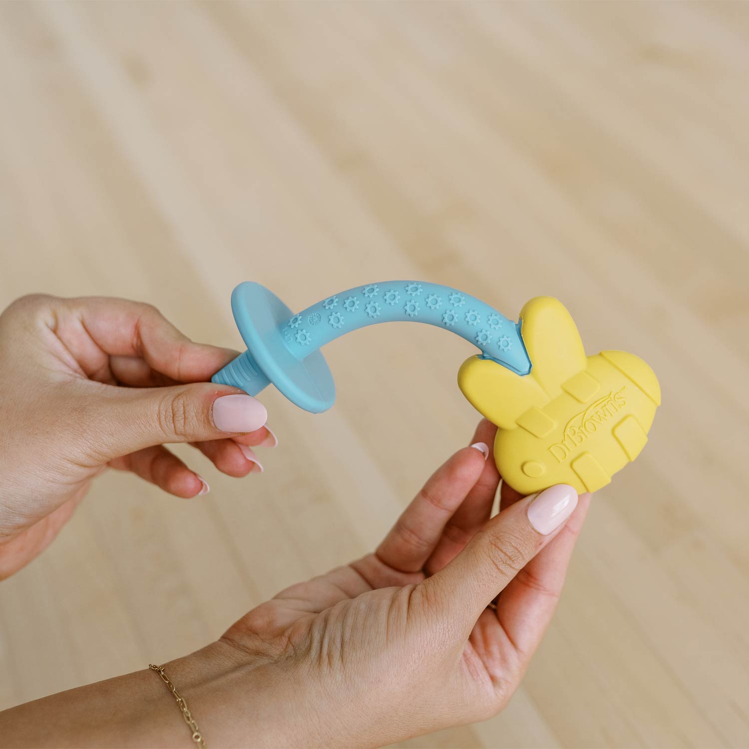 Dr. Brown's™ Teething Tubes – Bee & Snail - Image 4